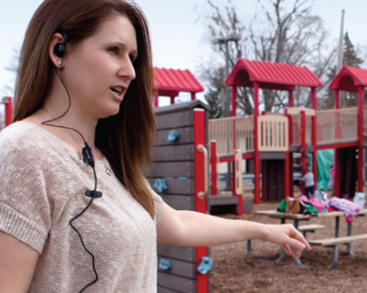 5 Benefits of Earpieces for Two-Way Radios - Atlantic Radio Communications Corp.