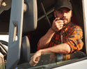 The Best Radio Equipment Features for Long-Distance Truckers