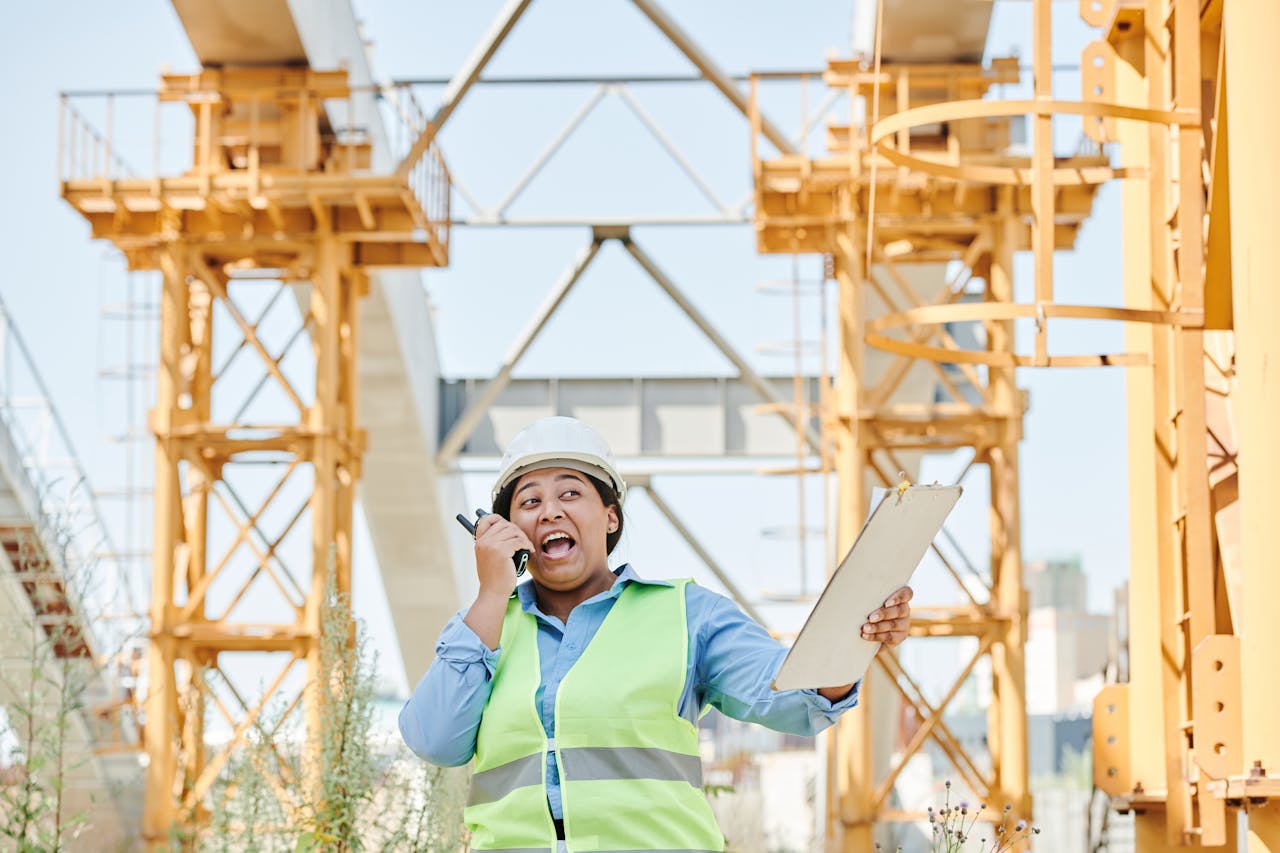 Best Two-Way Radios for Manufacturing Environments (Noise, Coverage, and Reliability)
