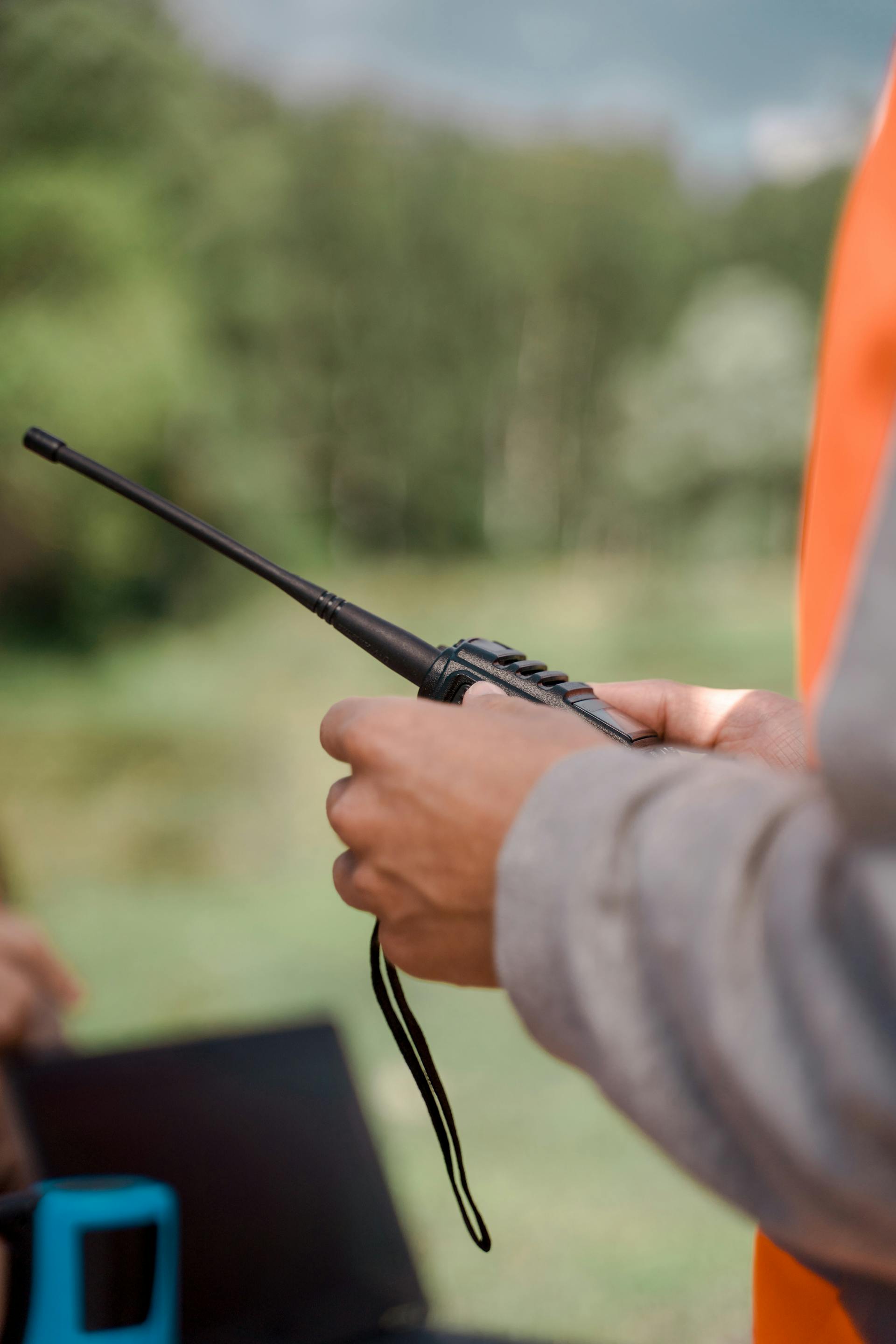 7 Best Two-Way Radios for Hunting and Outdoor Use