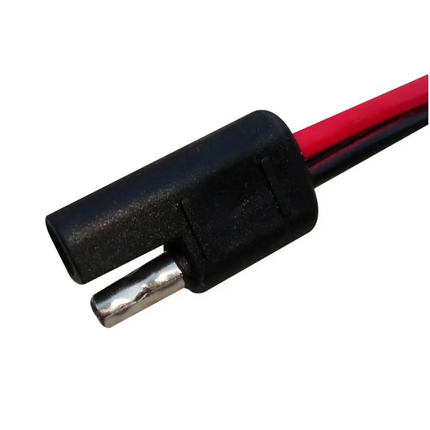 Close-up detail of the high-amperage inline fuse connector on the Motorola HKN6110B power cable.